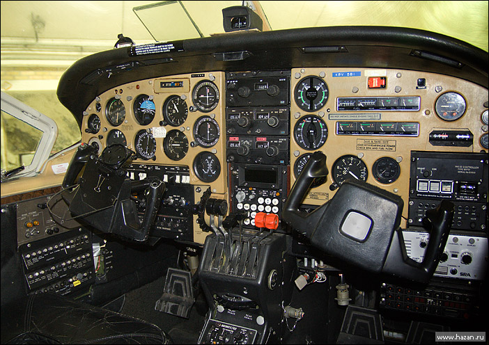 Кабина Cessna 337 G Skymaster